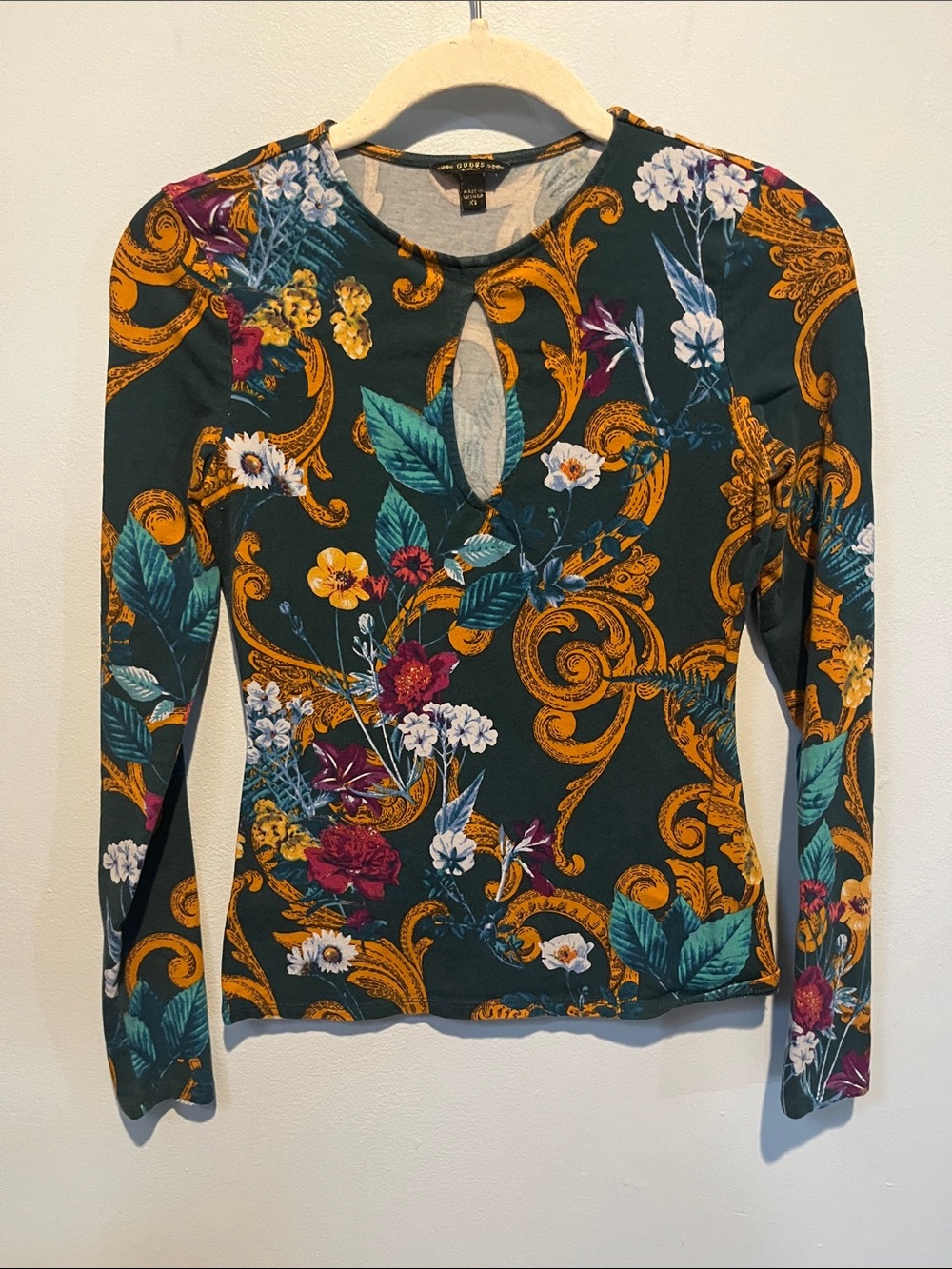 Guess Floral Scroll-Keyhole Long Sleeve Top - Green/Mustard | Women's XS